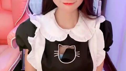 小萝莉吃瓜,小萝莉的甜蜜瓜果时光