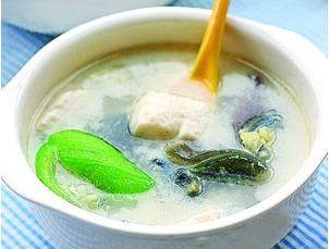 吃八瓜汤,养生滋补，美味与健康的完美融合
