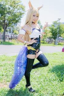 吃瓜 兔子cos,萌态可掬，趣味横生