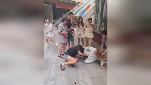 精神小妹打架吃瓜,精神小妹的打架吃瓜记