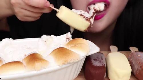 巧克力甜品及吃瓜,巧克力甜品与悠闲吃瓜时光的完美邂逅