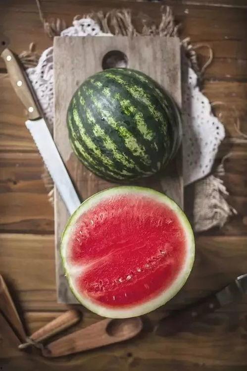 吃瓜可以多吃吗,揭秘适量吃瓜的益处与禁忌