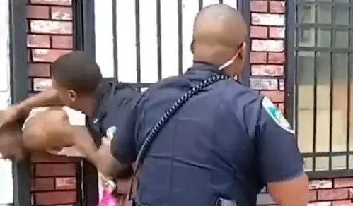 美国警察吃瓜吗,揭秘警局里的轻松时刻