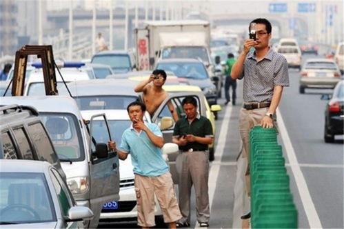 保山吃瓜群众事件,网络舆论的风暴与反思