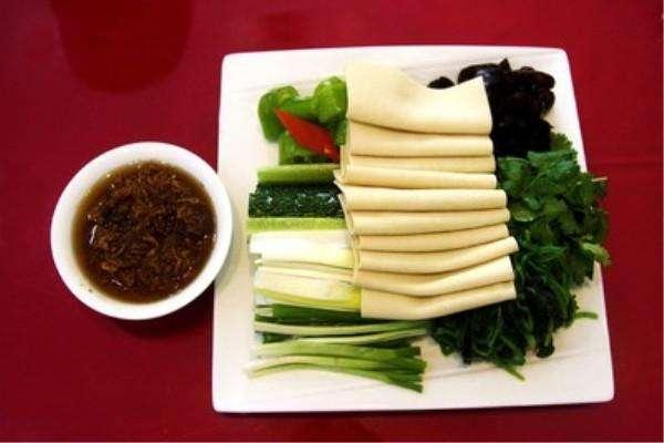 绿色瓜蘸酱吃是什么瓜,探寻夏日消暑佳品
